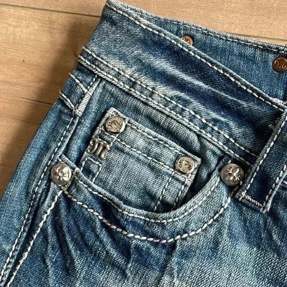 NWT Miss Me Cuffed Capri Jeans Jeweled Sz 27 - Picture 7 of 9